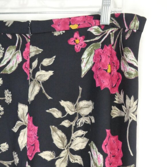 VAN HEUSSEN | size 12 | Black Floral Skirt | Zip - Hook and Eye Back Closure - Picture 11 of 15